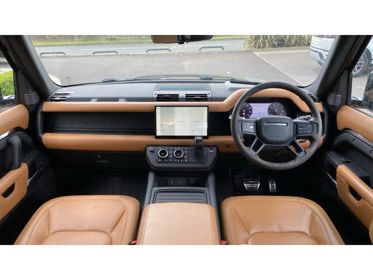 2023-land-rover-90-defender-50-p525-v8-big-8