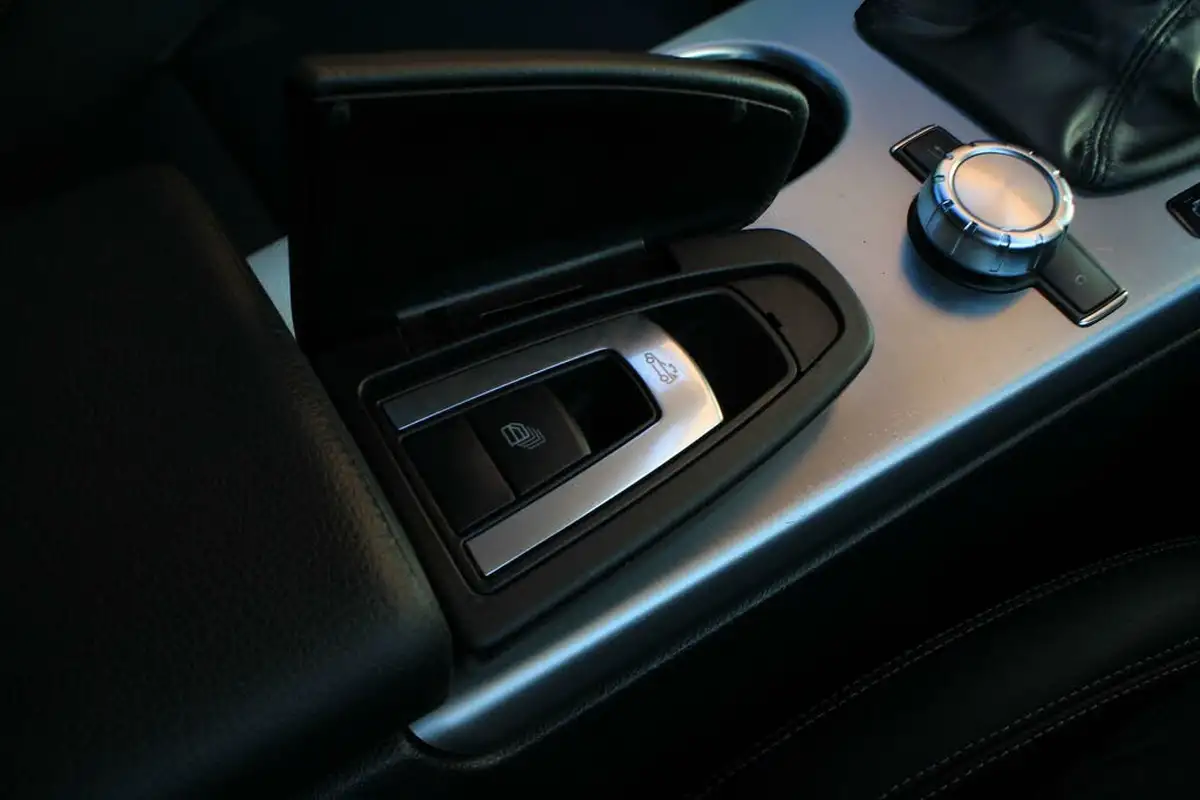 2012-mercedes-benz-slk-18-slk200-184bhp-ss-7g-tronic-plus-big-26