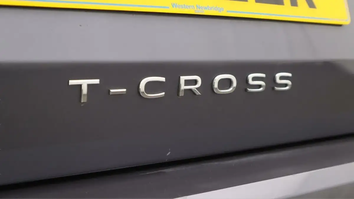 2021-volkswagen-t-cross-big-21