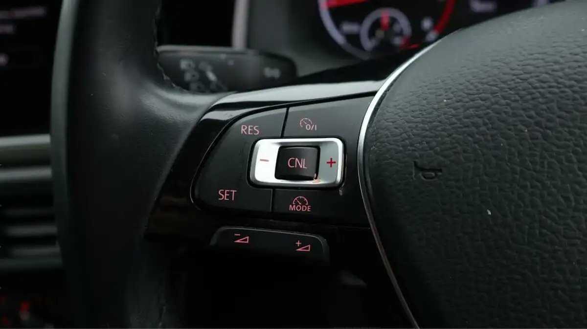 2021-volkswagen-polo-10-tsi-match-dsg-big-22