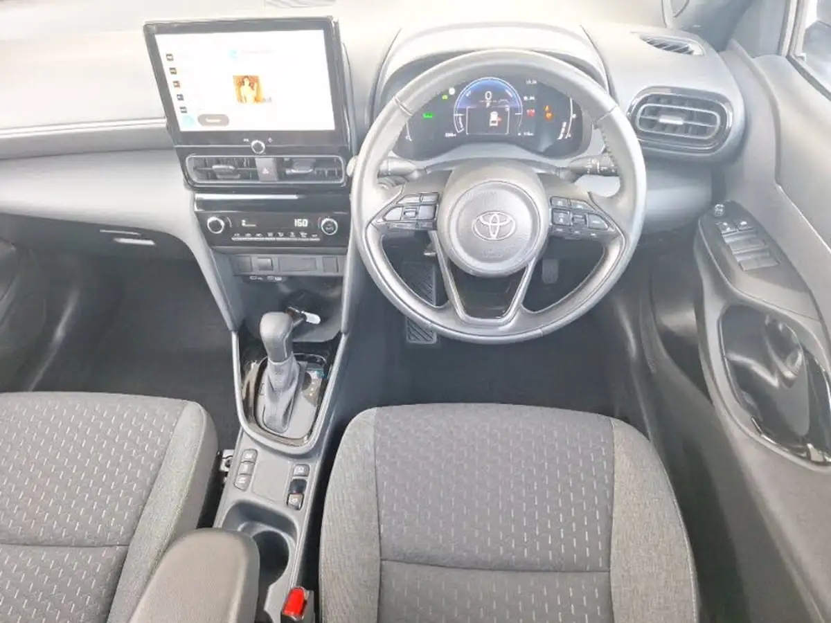 2024-toyota-yaris-cross-15-vvt-i-design-big-6