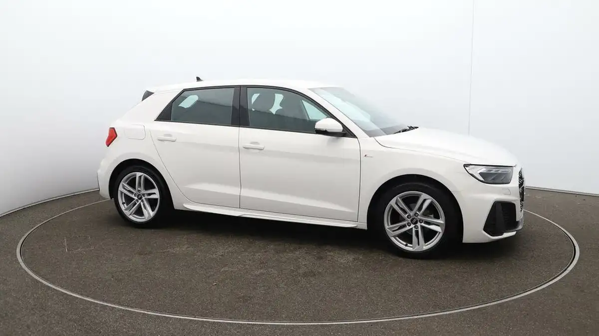 2021-audi-a1-10-25-tfsi-s-line-big-48