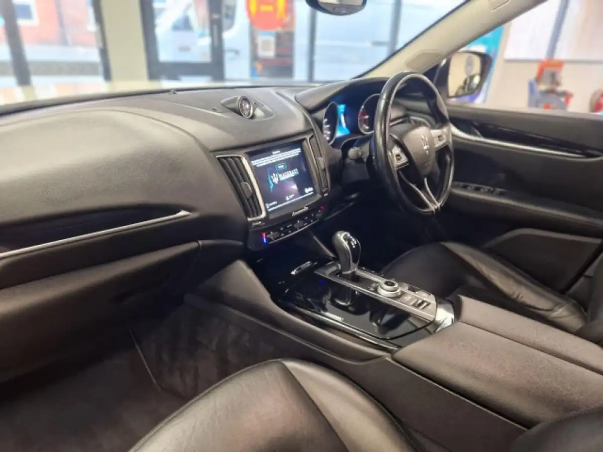 2017-maserati-levante-30td-awd-big-22