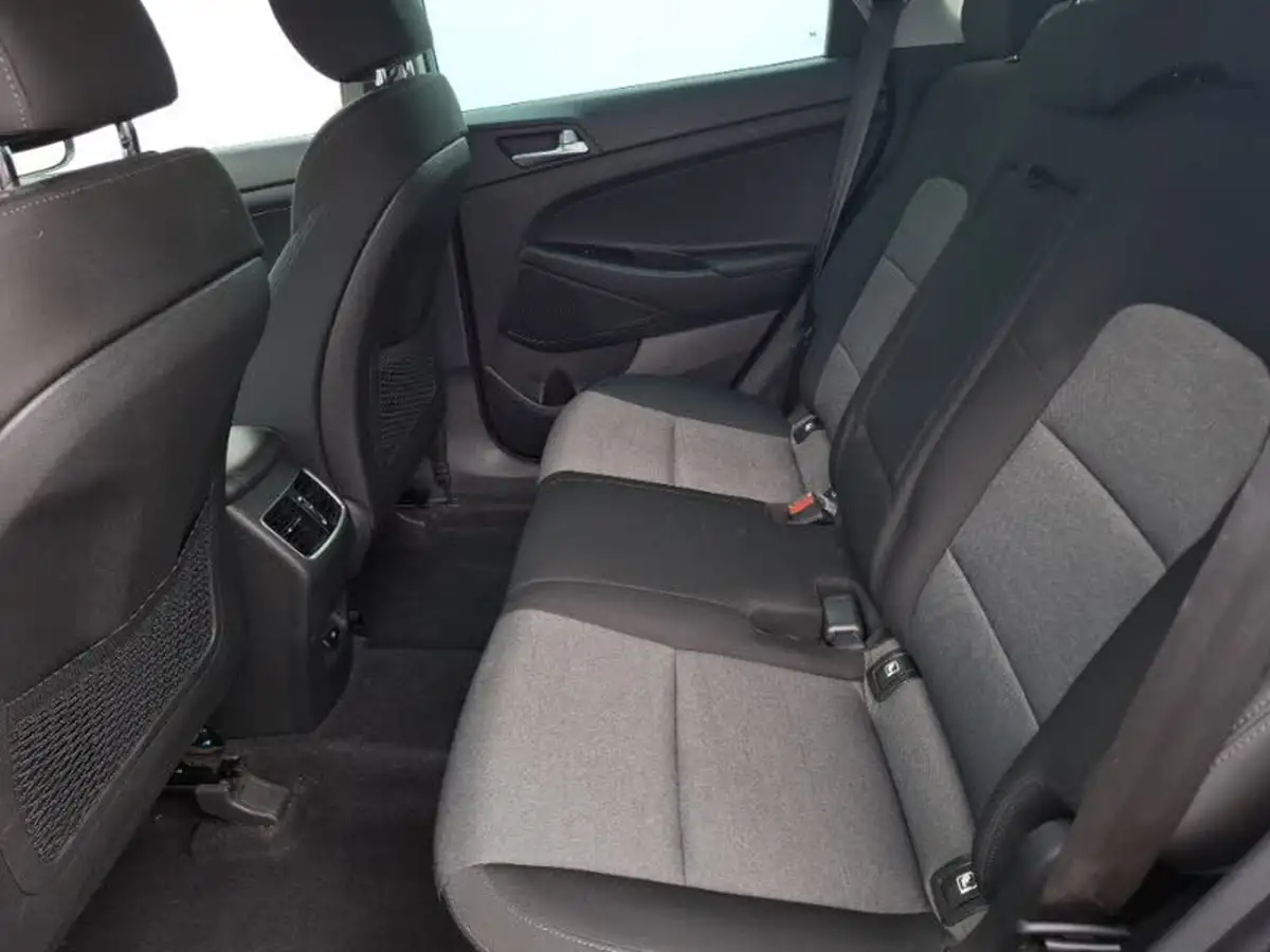 2018-hyundai-tucson-16-gdi-se-nav-big-5