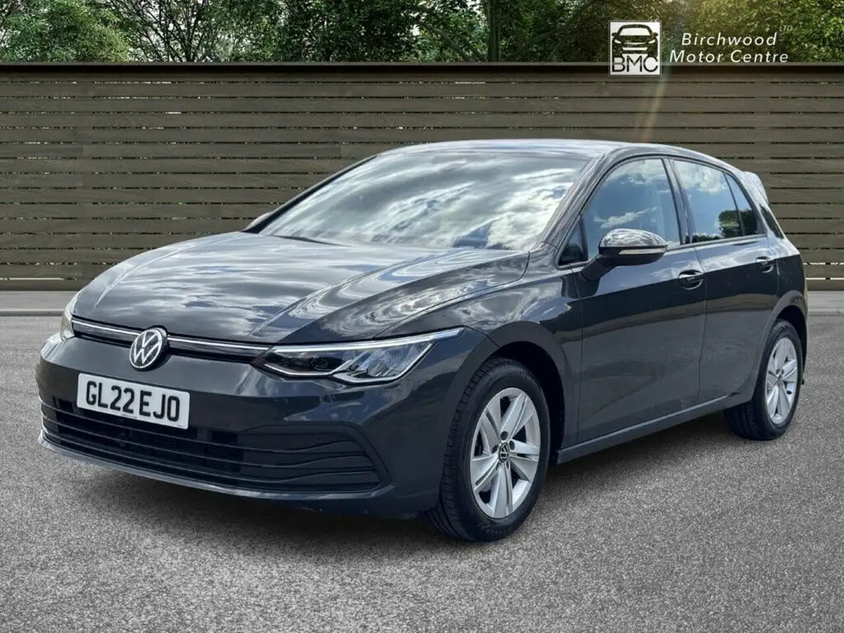 2022-volkswagen-golf-10-etsi-life-hatchback-big-2