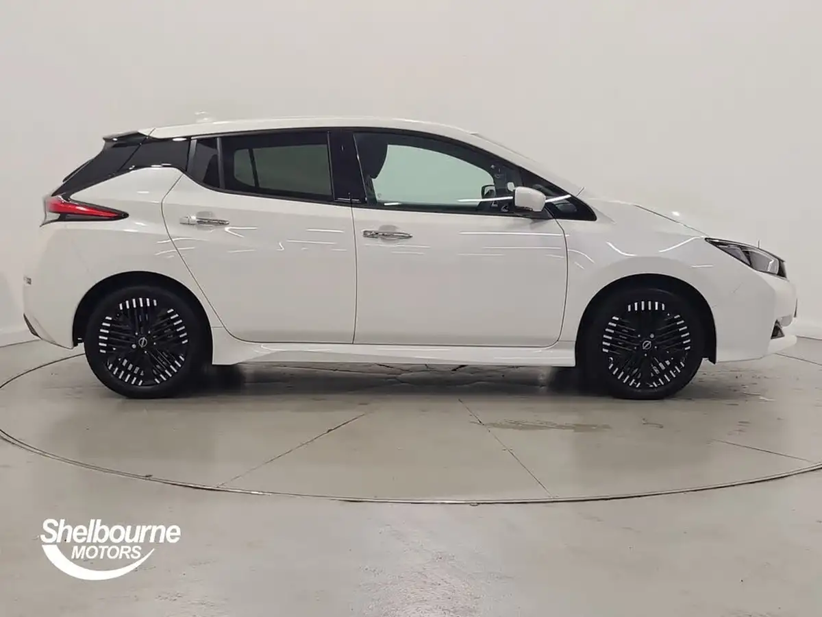 2023-nissan-leaf-e-tekna-39kwh-big-2