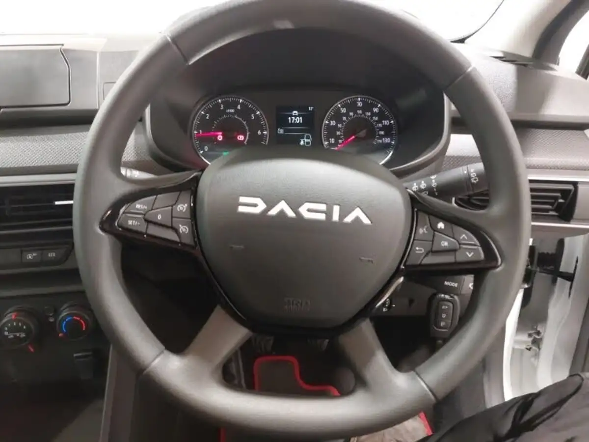2023-dacia-sandero-10-tce-essential-90bhp-big-13