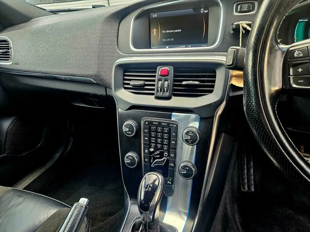 2013-volvo-v40-16td-d2-r-design-nav-powershift-big-18