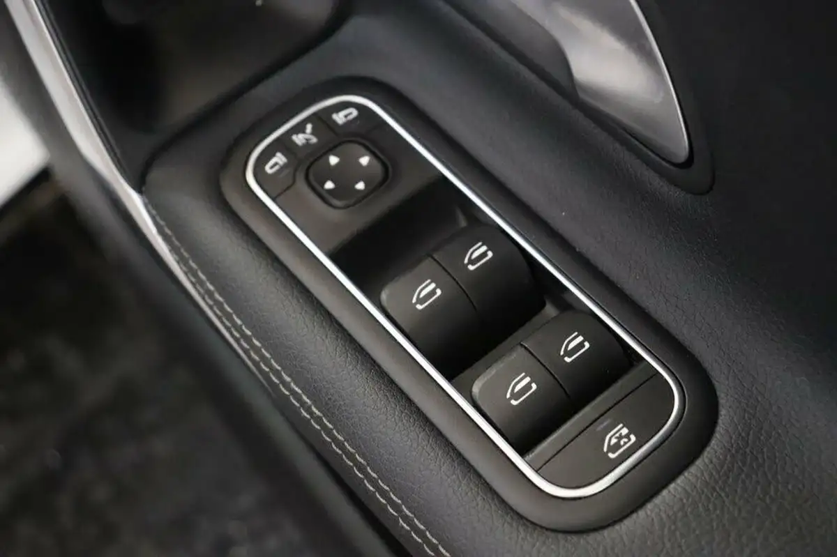 2022-mercedes-benz-cla-13-cla-180-amg-line-premium-shooting-brake-5d-big-36
