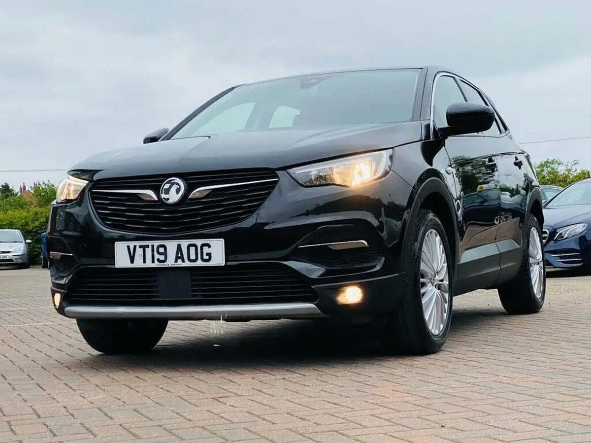 2019-vauxhall-grandland-x-15td-tech-line-nav-big-6
