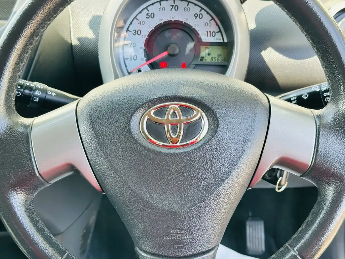 2012-toyota-aygo-10-aygo-fire-5d-big-42