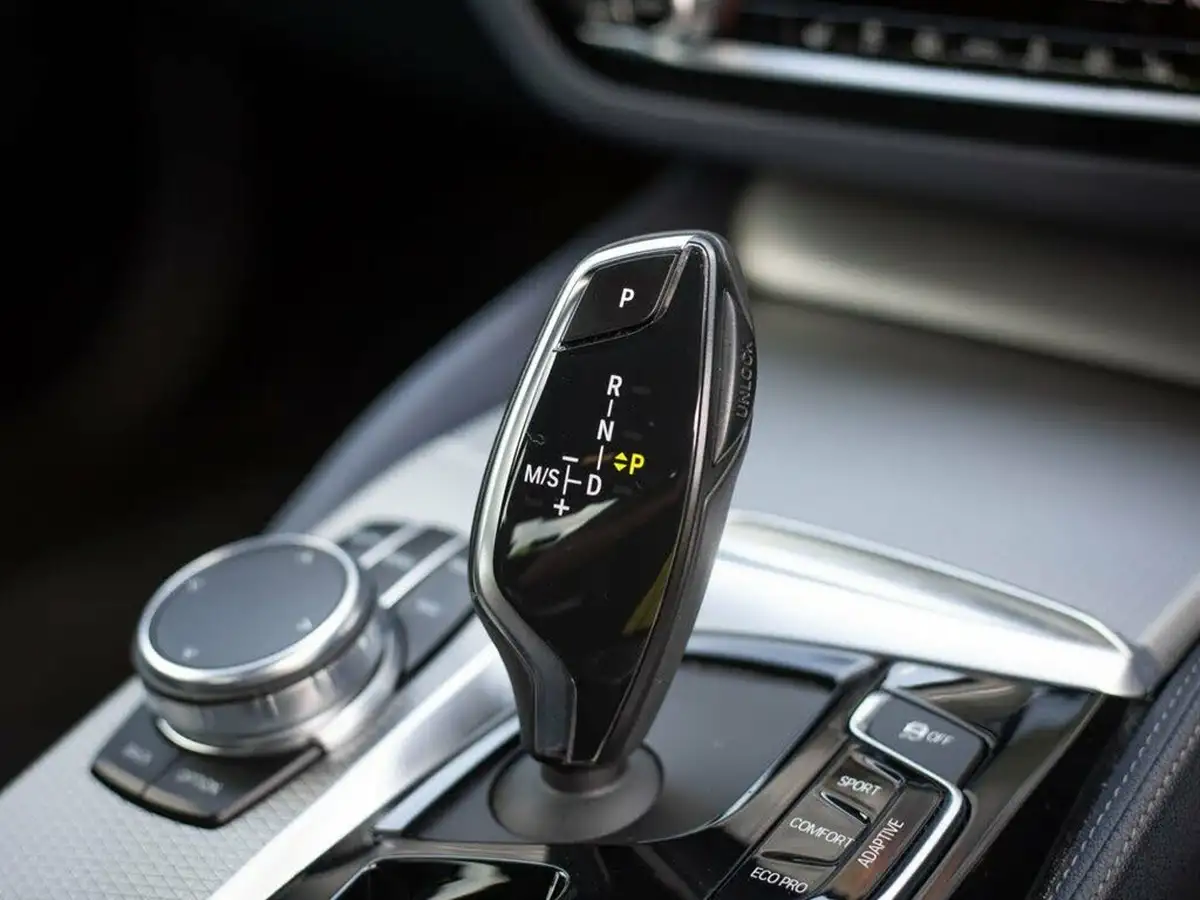 2017-bmw-5-series-30-540i-m-sport-saloon-4d-big-36