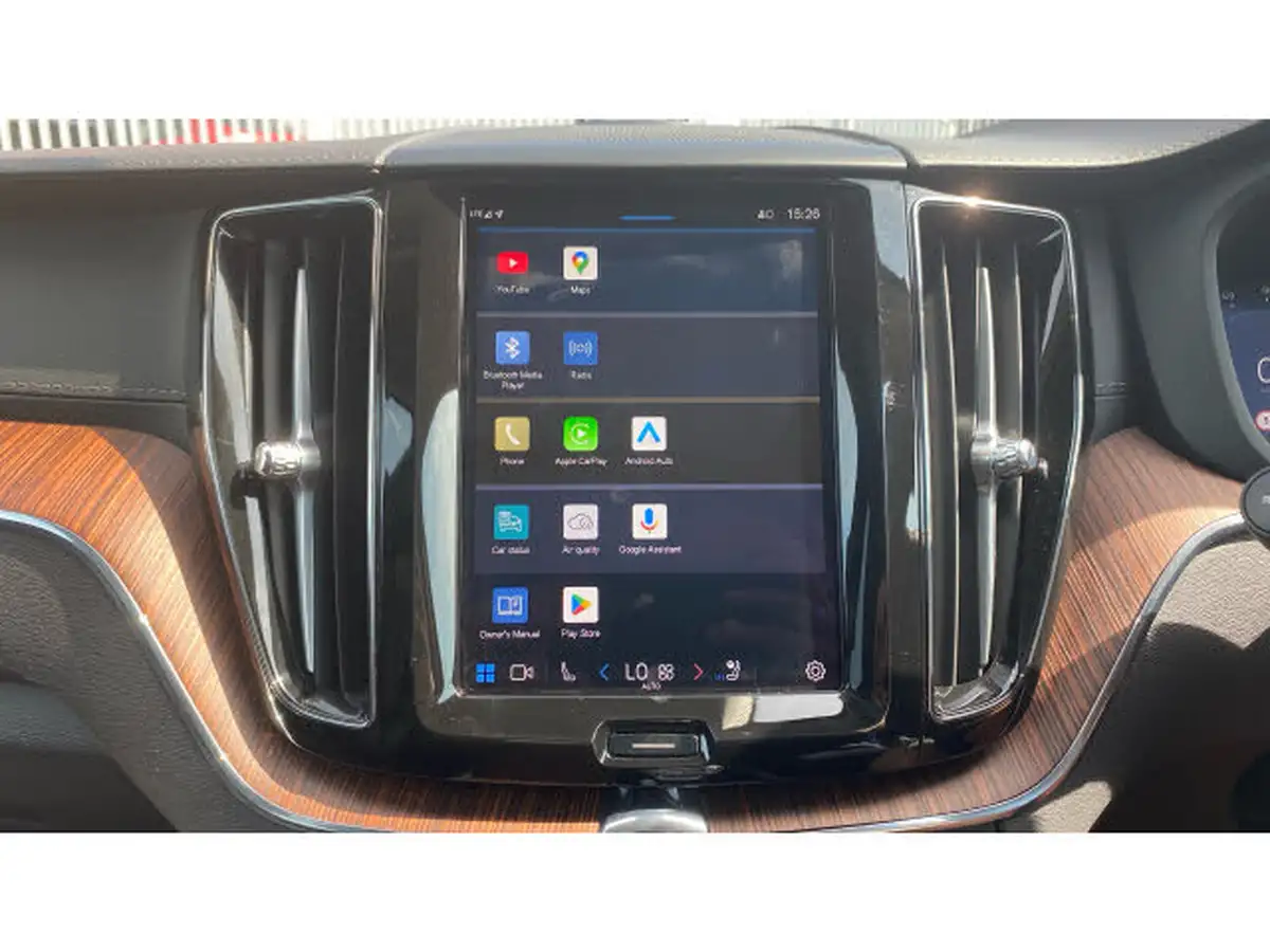 2024-volvo-xc60-20-b5-ultimate-big-27