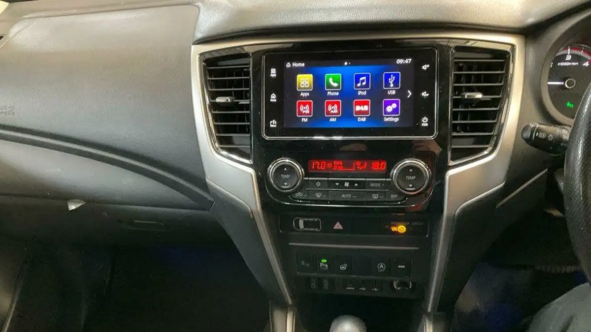 2020-mitsubishi-l200-22di-d-barbarian-x-big-12