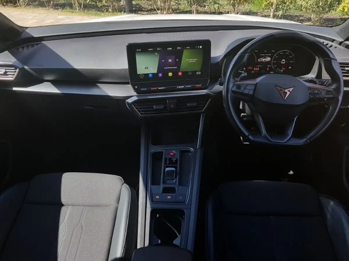 2022-cupra-leon-nf-20-tsi-vz2-300ps-hatchback-big-2