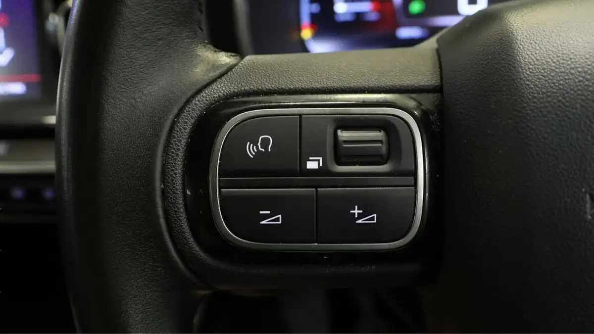 2019-citroen-c5-aircross-12-puretech-flair-big-21