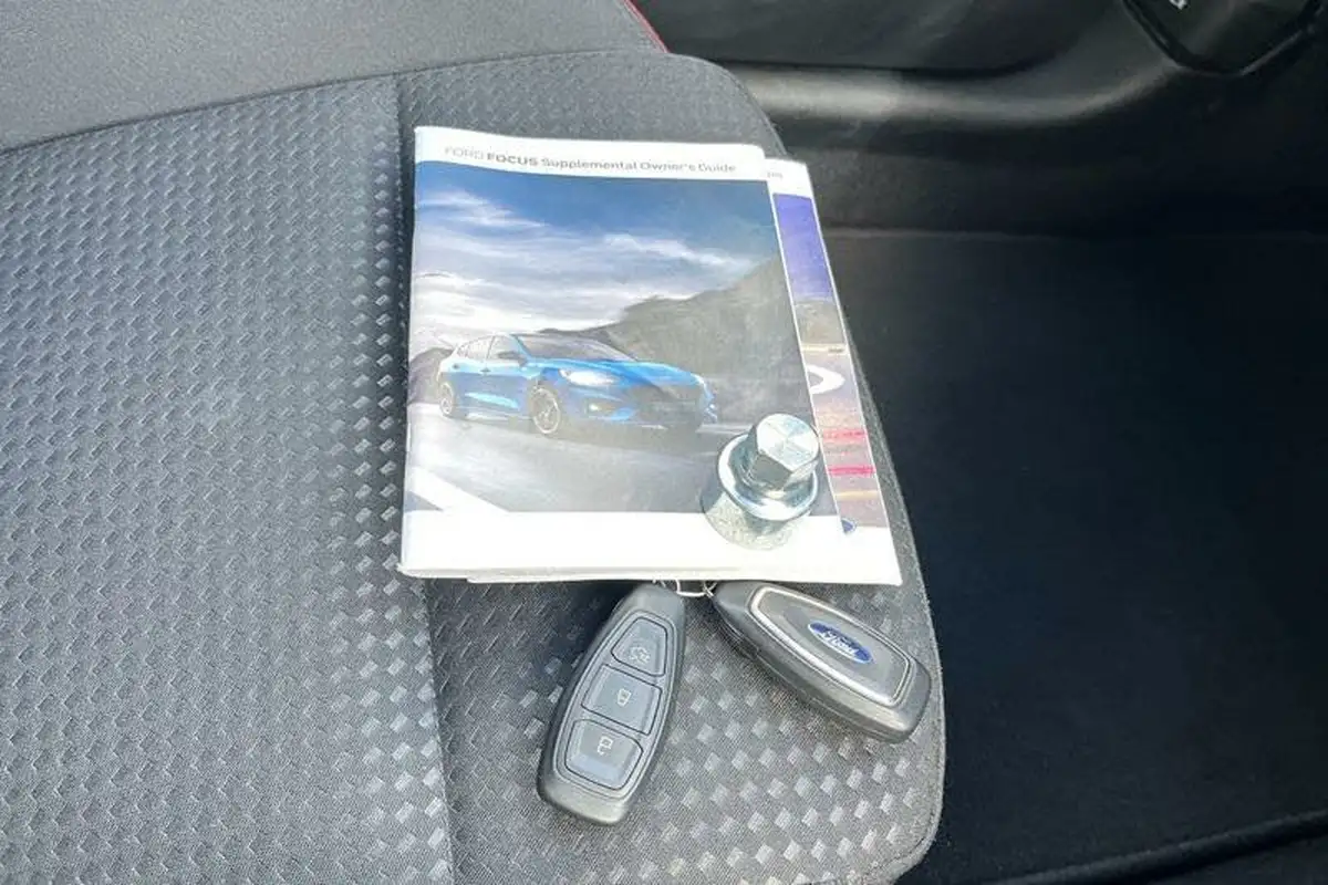 2021-ford-focus-10t-st-line-edition-125ps-hatchback-big-21