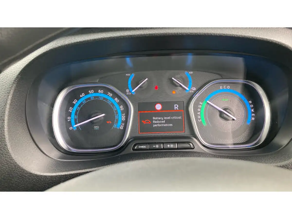 2023-toyota-proace-city-e-icon-l2-big-8
