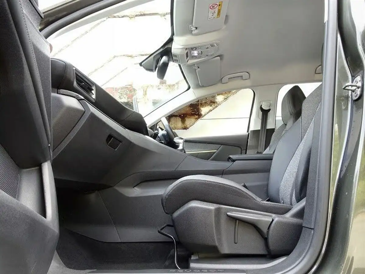 2020-peugeot-3008-suv-12-puretech-allure-big-11