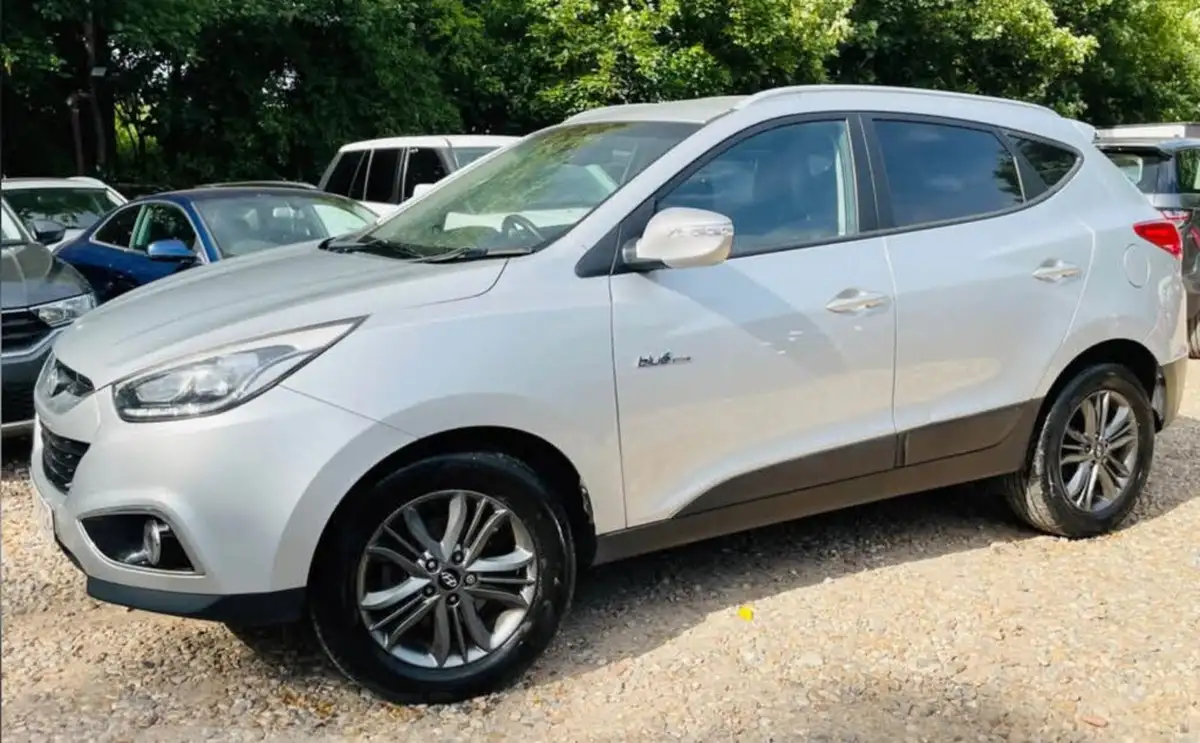 2015-hyundai-ix35-16-se-nav-blue-drive-isg-big-5