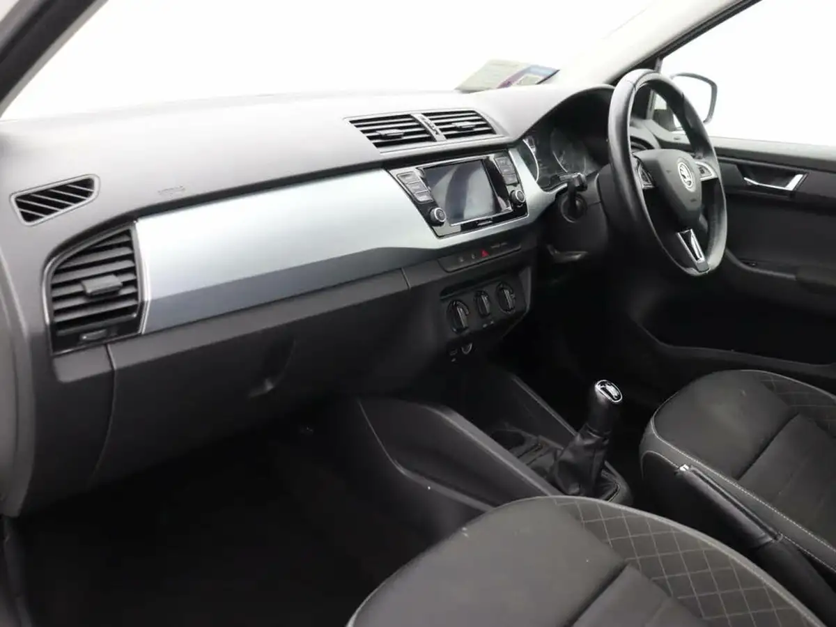 2018-skoda-fabia-10-mpi-se-ss-hatchback-big-10