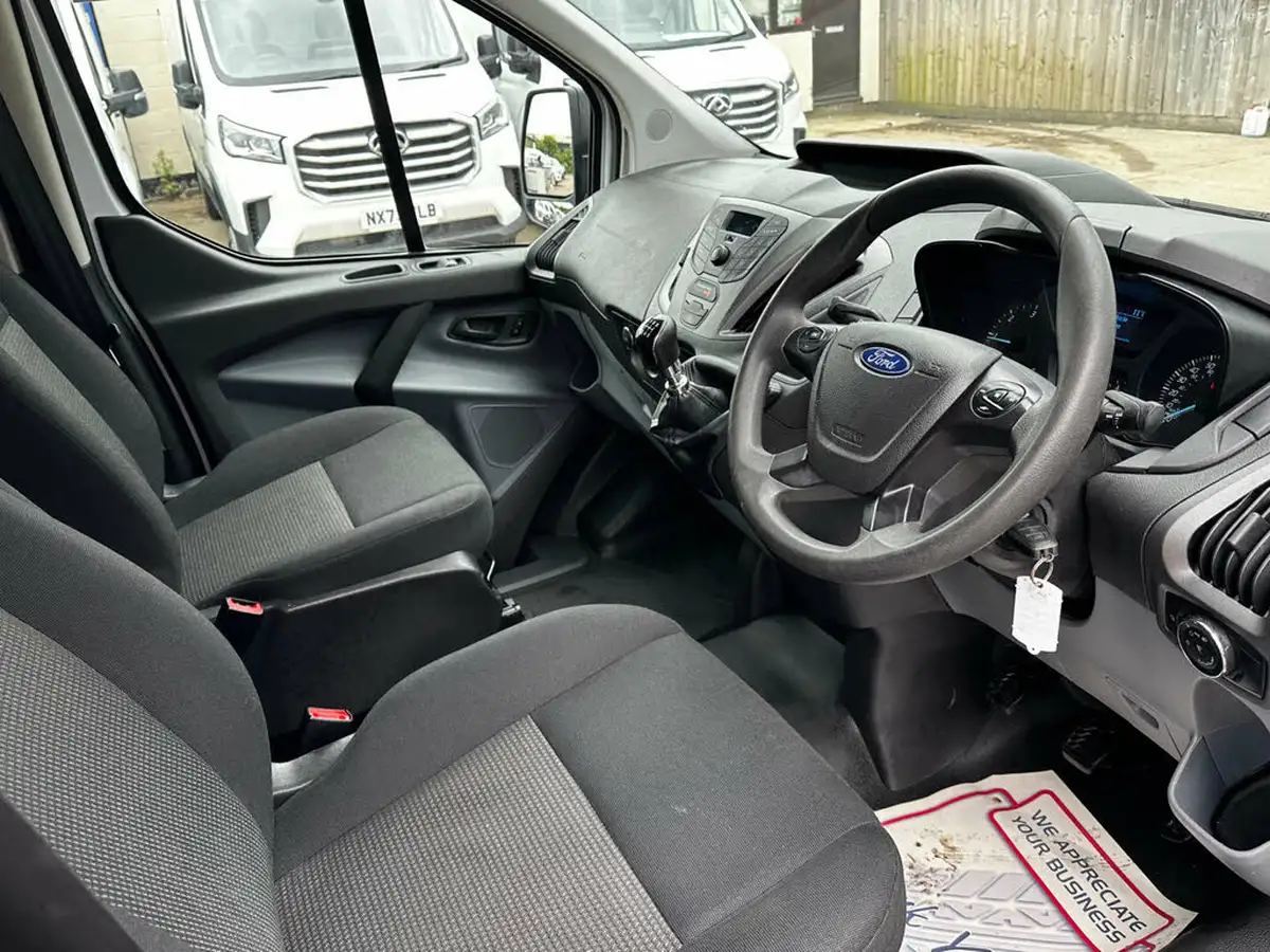 2016-ford-transit-custom-20tdci-310-l1h1-105pseu6-panel-van-big-16