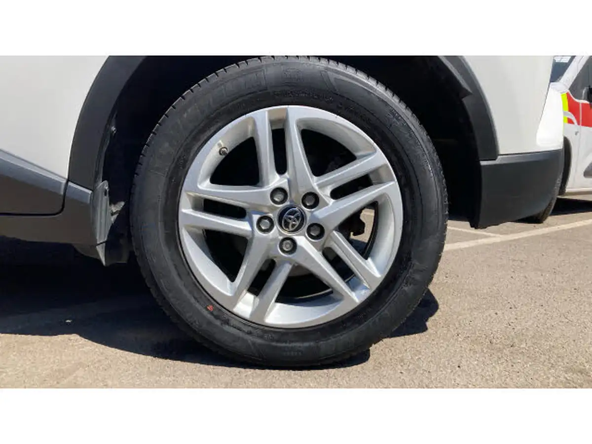 2022-toyota-c-hr-18-vvt-i-icon-big-17
