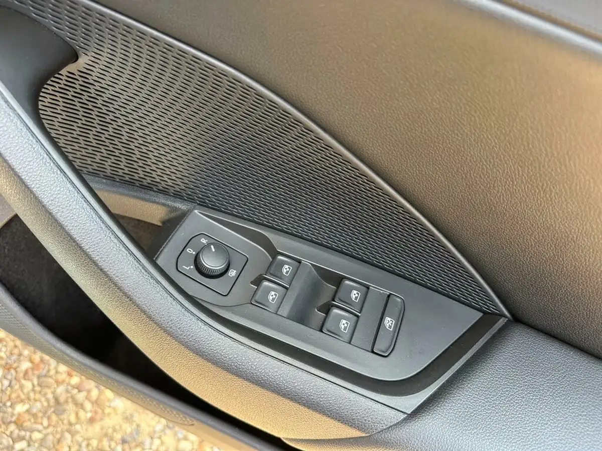 2021-skoda-octavia-15-tsi-se-first-edition-hatchback-big-25