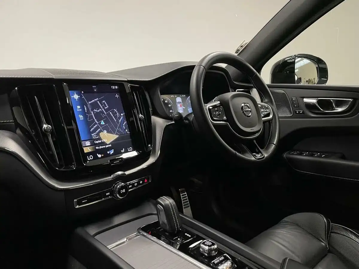 2020-volvo-xc60-20td-b5-r-design-pro-big-17