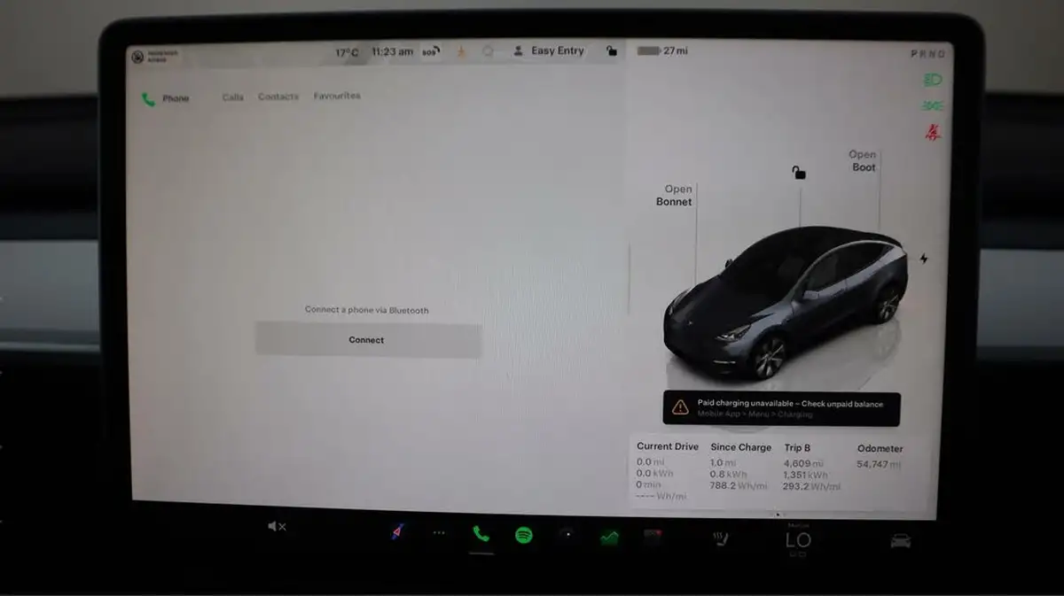 2022-tesla-model-y-e-long-range-big-24