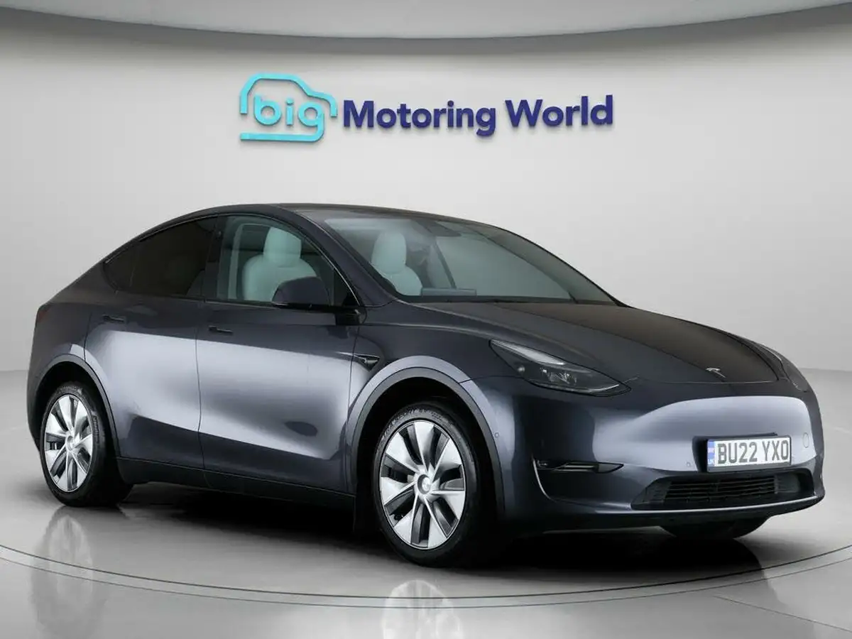 2022-tesla-model-y-e-long-range-big-0
