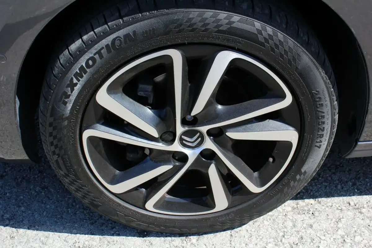 2018-citroen-c4-spacetourer-12-puretech-flair-big-16