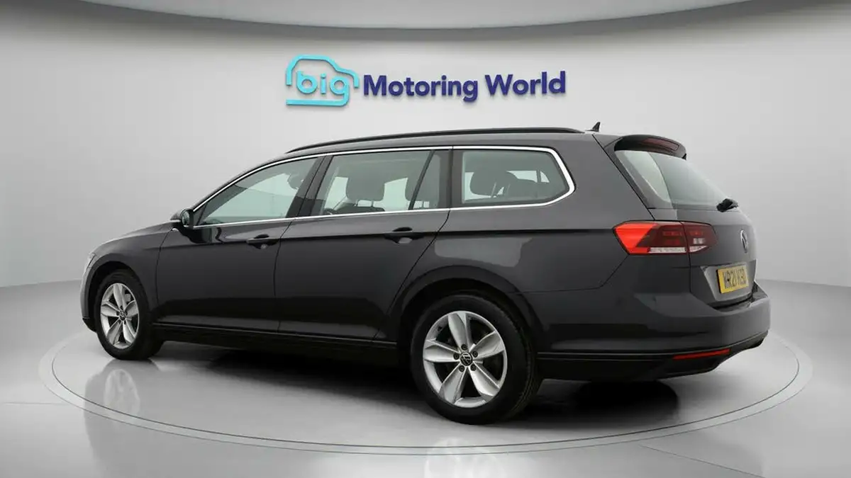 2021-volkswagen-passat-20tdi-se-nav-150ps-estate-5d-big-4