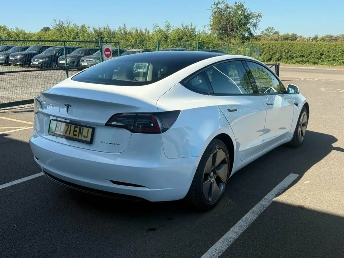 2022-tesla-model-3-e-long-range-big-8