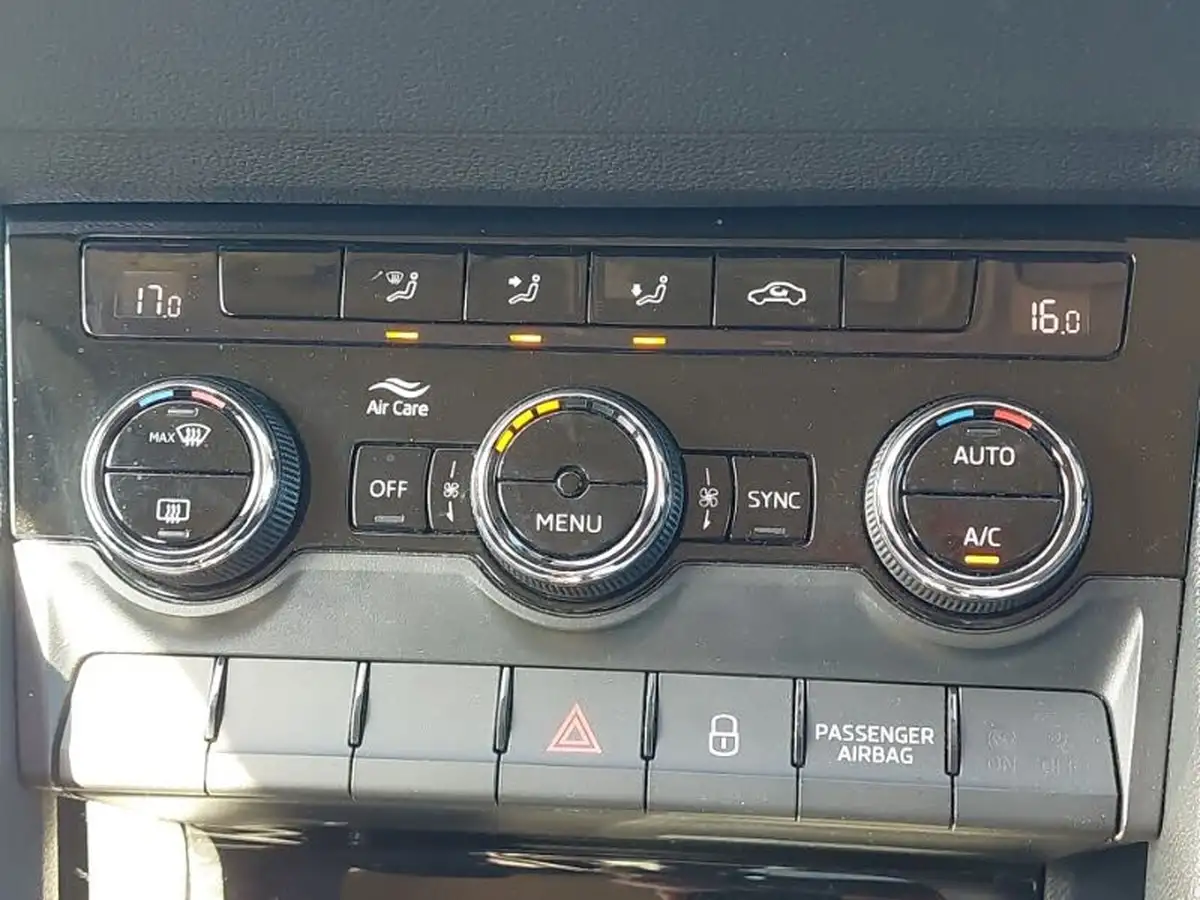 2019-skoda-karoq-16tdi-se-big-17