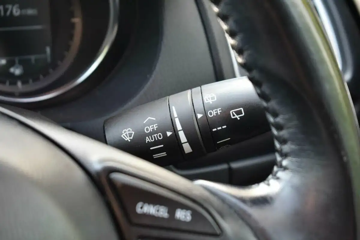 2013-mazda-mazda6-22d-se-l-nav-tourer-5d-big-38