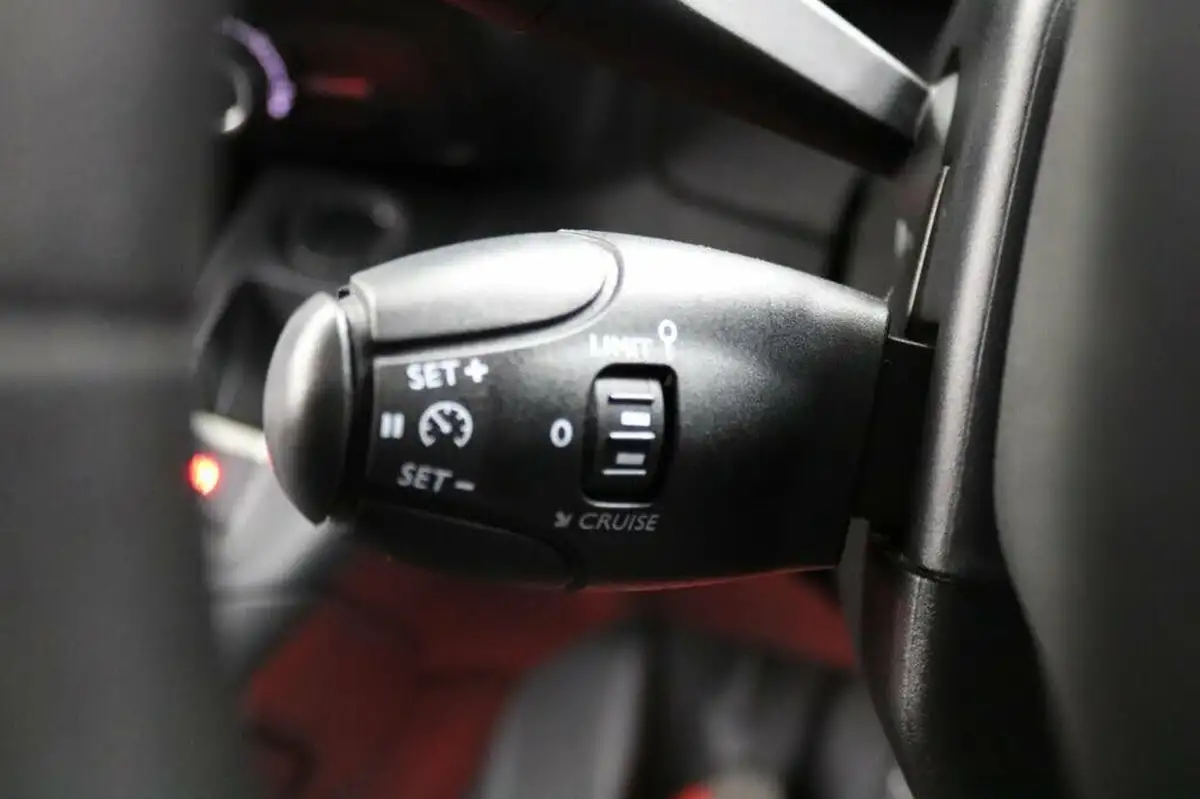 2020-peugeot-partner-15-bluehdi-1000-professional-100ps-eu6dt-panel-big-30