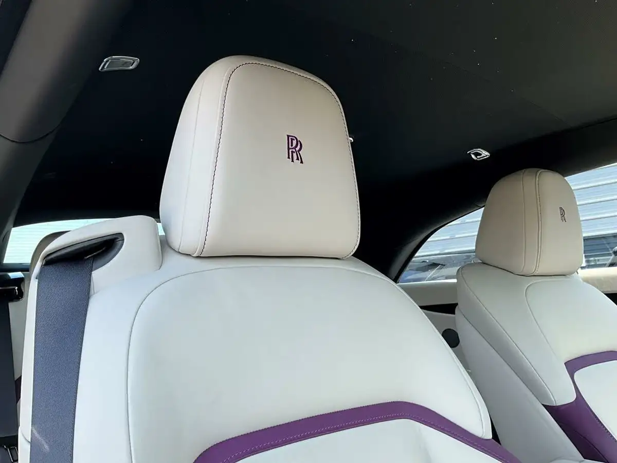 2023-rolls-royce-spectre-e-big-8