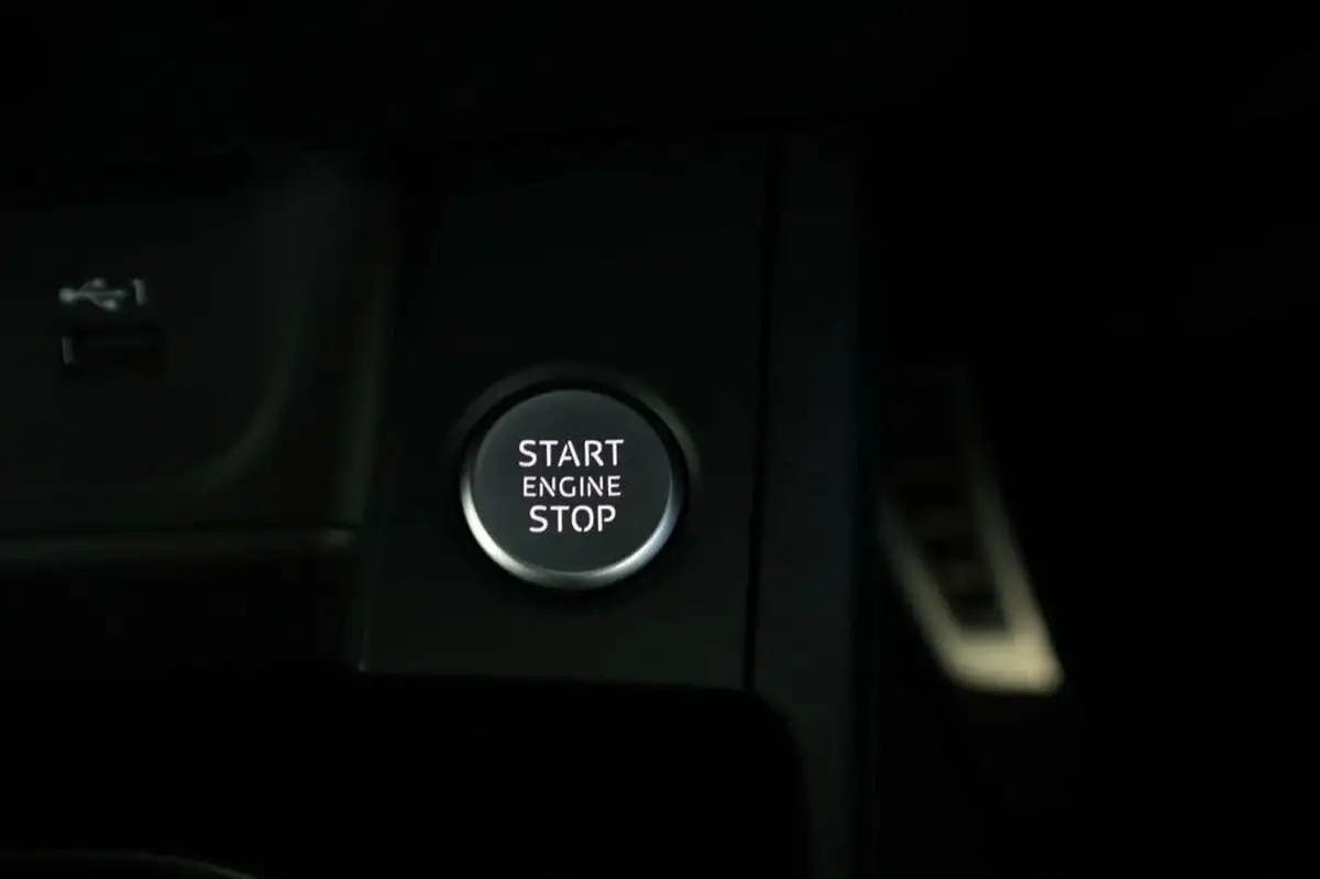 2021-audi-a4-20-35-tdi-s-line-big-23