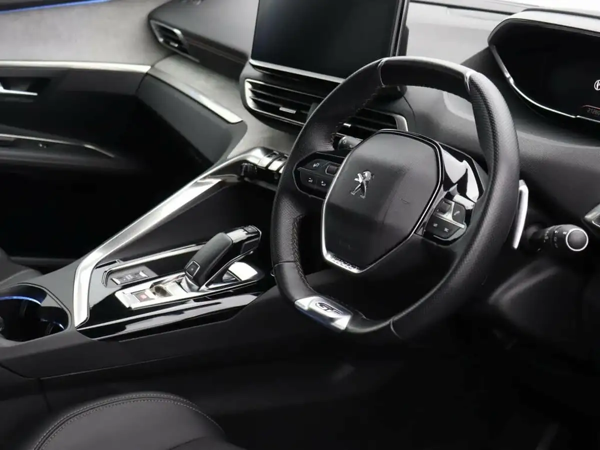 2022-peugeot-3008-suv-12-puretech-gt-eat8-big-6