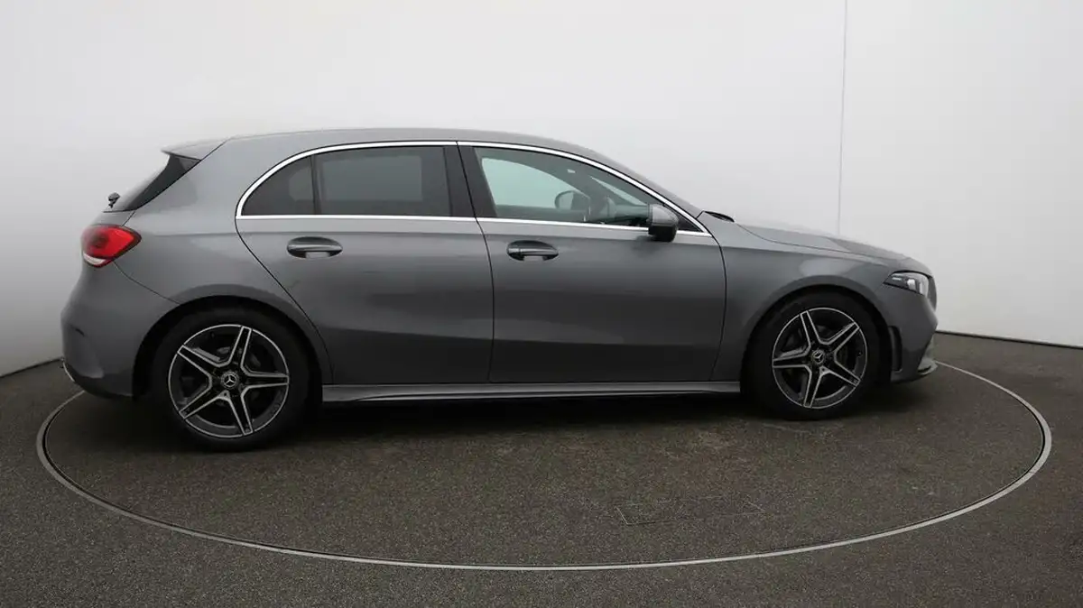 2020-mercedes-benz-a-class-20d-a200d-amg-line-hatchback-5d-big-47