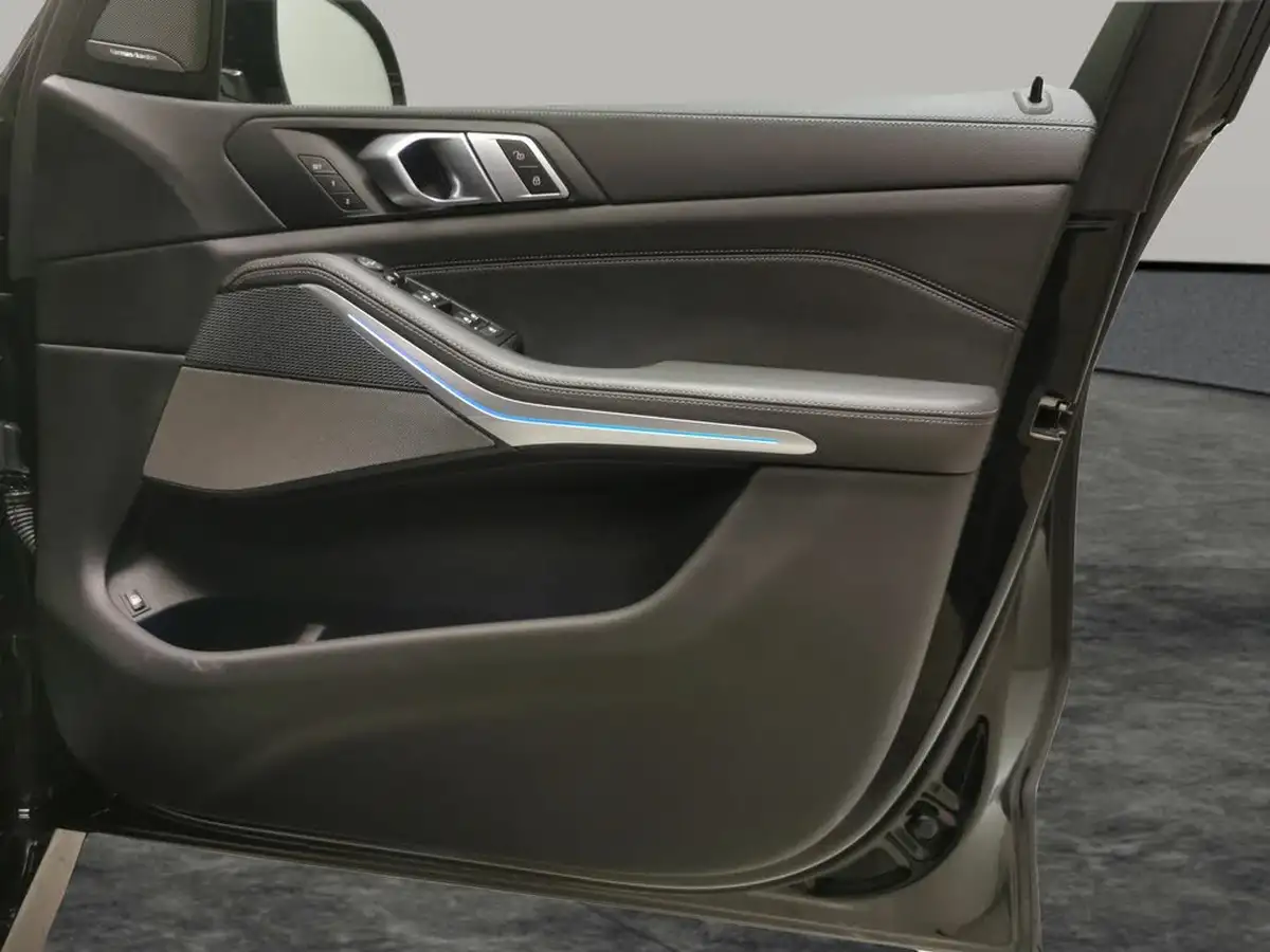 2021-bmw-x5-30-xdrive-45e-m-sport-big-39