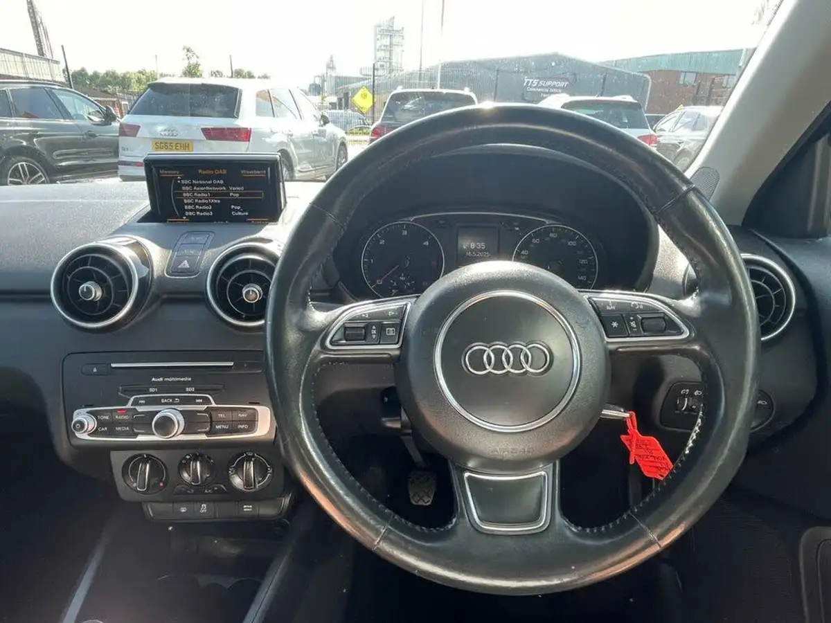 2016-audi-a1-16tdi-sportback-5d-big-16
