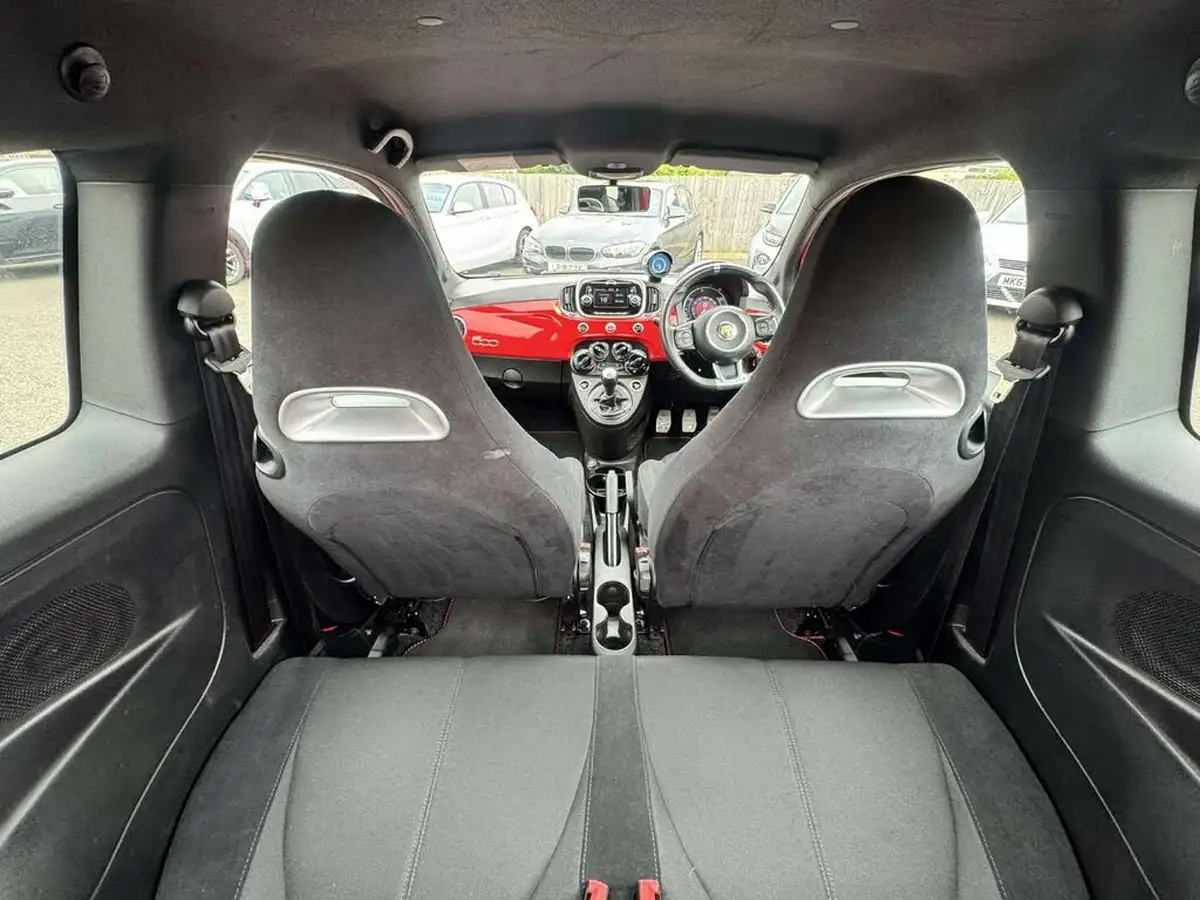 2017-abarth-595-14-tjet-big-22