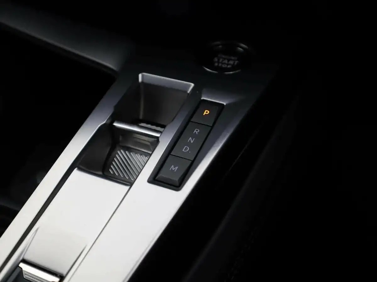 2023-peugeot-308-12-puretech-allure-premium-130ps-big-30
