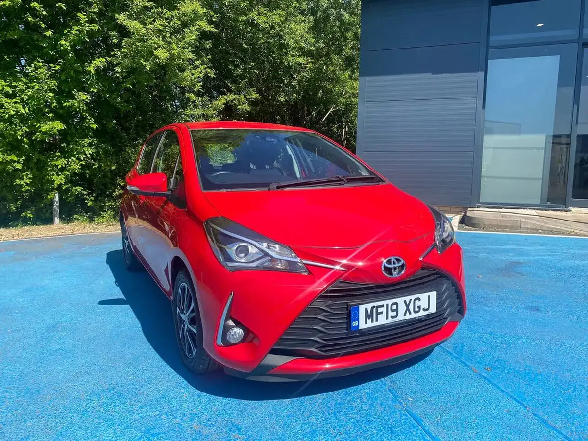 2019-toyota-yaris-15-vvt-i-icon-tech-111bhp-1496cc-big-0