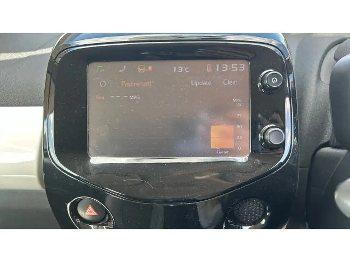 2018-toyota-aygo-10-vvt-i-x-style-71bhp-big-37