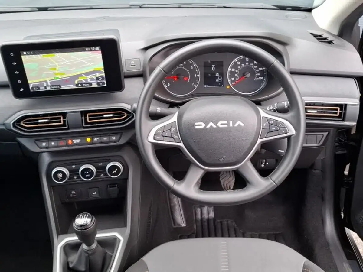 2024-dacia-sandero-stepway-10-tce-extreme-90bhp-big-6