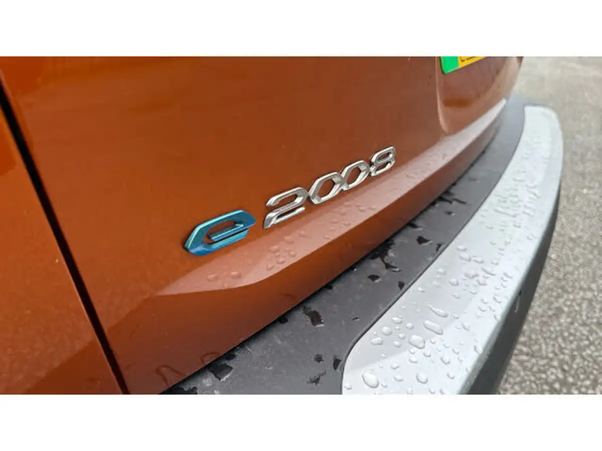 2023-peugeot-2008-suv-e-active-premium-big-38