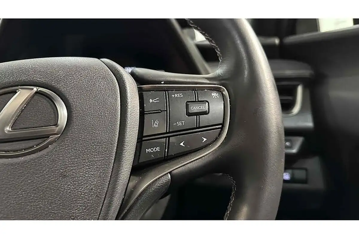 2021-lexus-ux-300e-e-ux-big-47